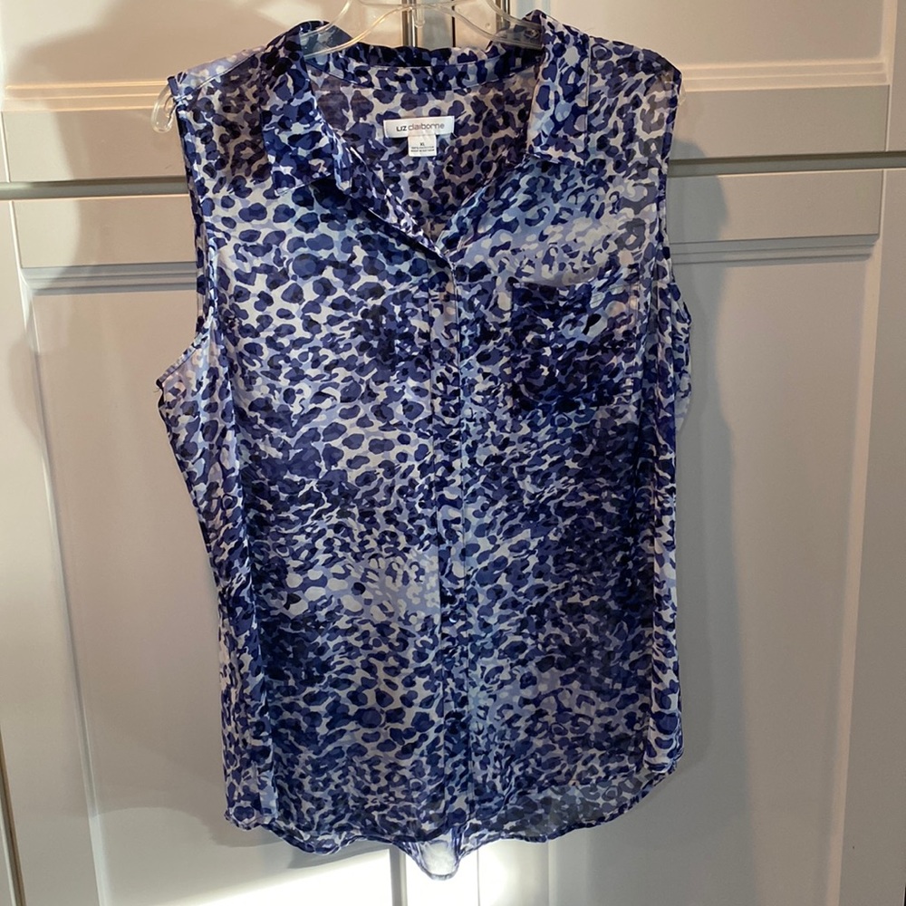 Blue leopard print sleeveless but down blouse